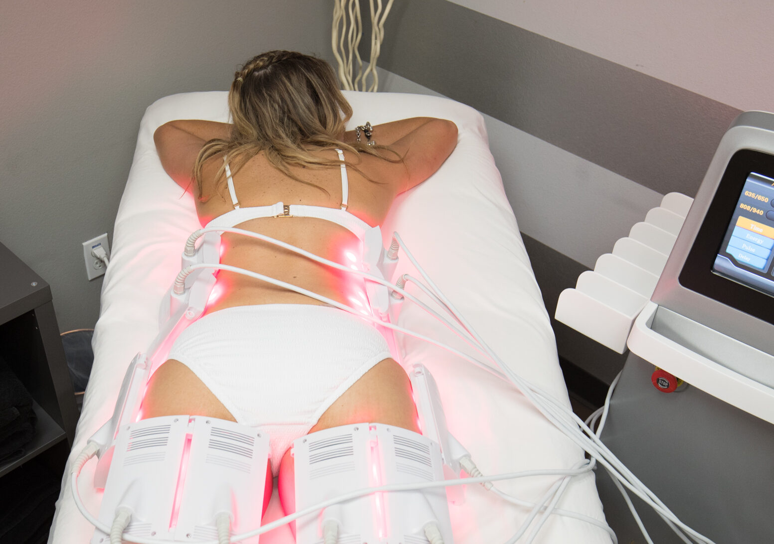 Infrasculpt-Female backside